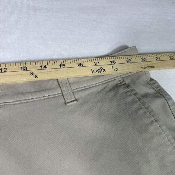 Under Armour Golf Chino Shorts Performance Athletic Khaki Men's Size 40 - Picture 2 of 8